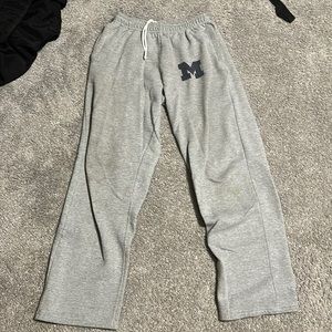 Grey Michigan sweatpants with adjustable string
